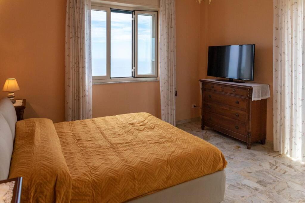 Carlo's Charm Acireale
